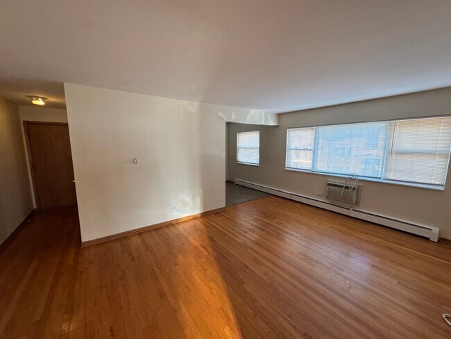 Foto del edificio - 3057 N Narragansett Ave
