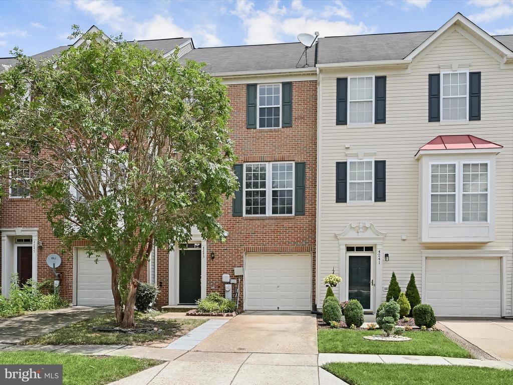 Foto principal - 4243 Begonia Dr