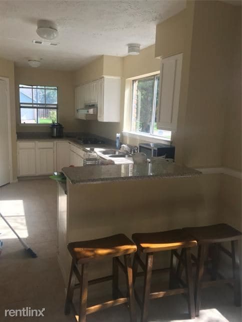 Building Photo - 5 br, 2 bath House - 7402 i Thicket Trail ...
