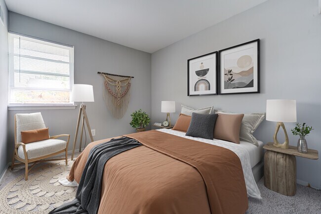 Foto del edificio - Franklin Square Townhomes