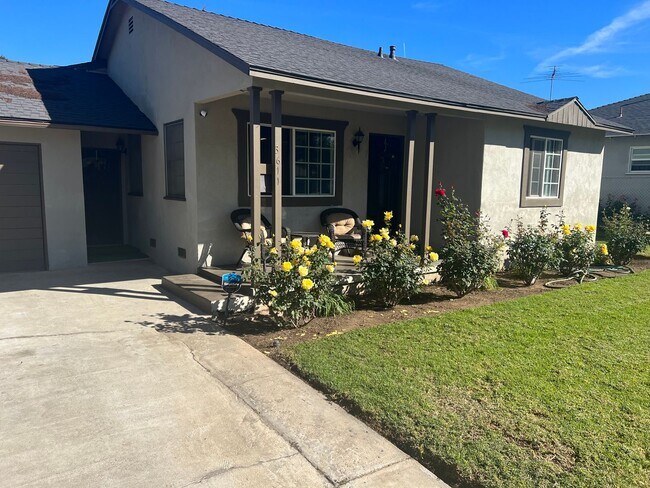 Building Photo - Cozy 2 bedroom home upgraded home!