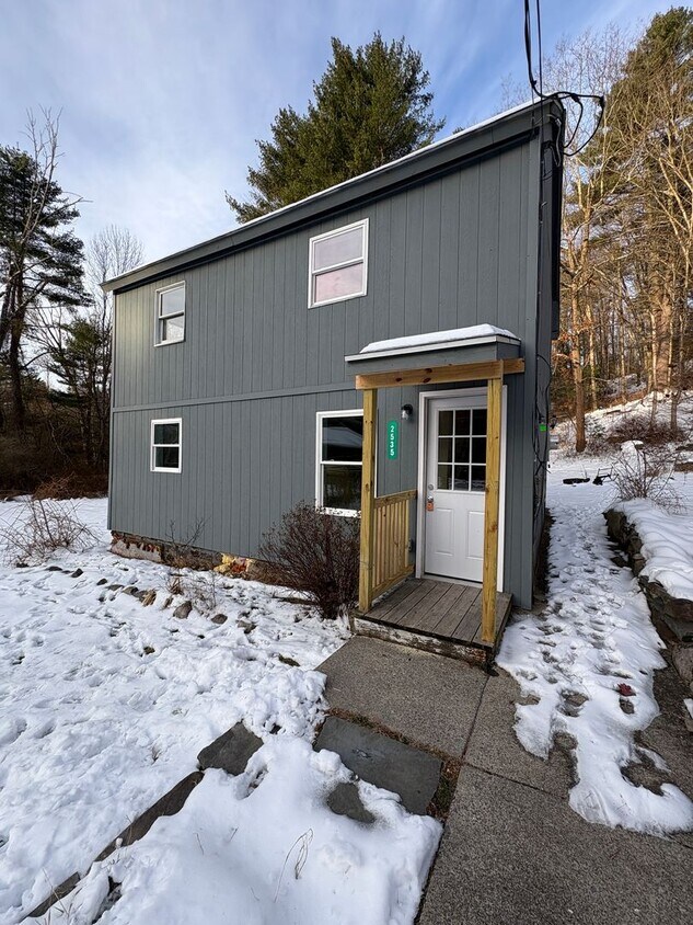 Foto principal - Large 3 bedroom house in Candensis!