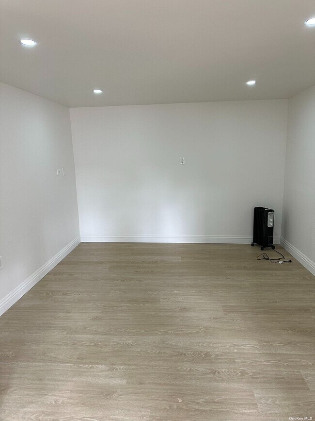 232 Brookville Rd, Glen Head, NY 11545 House Rental in Glen Head, NY