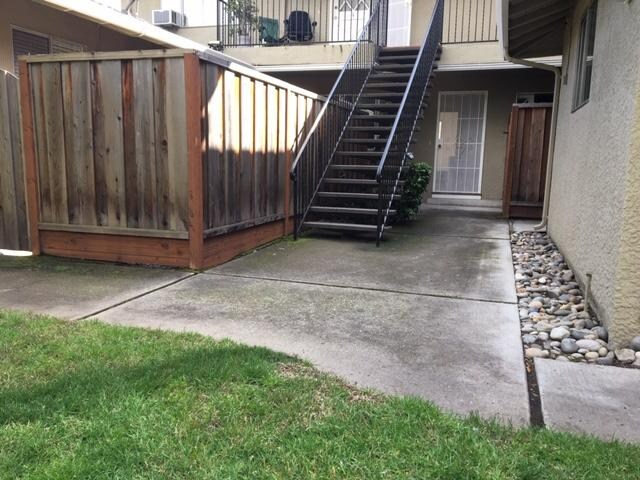 Building Photo - 395 Bellerose Dr