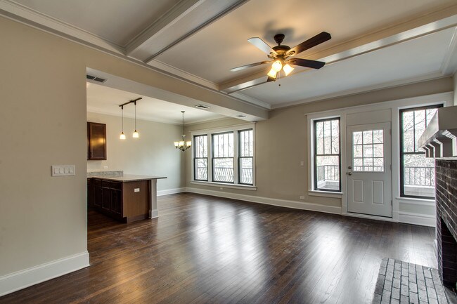 Foto del edificio - 5802 N Kenmore Ave