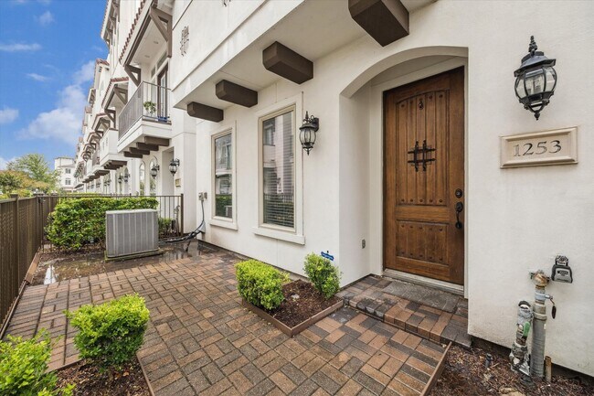 Building Photo - Rice Military Home for Lease! Move-in Ready!