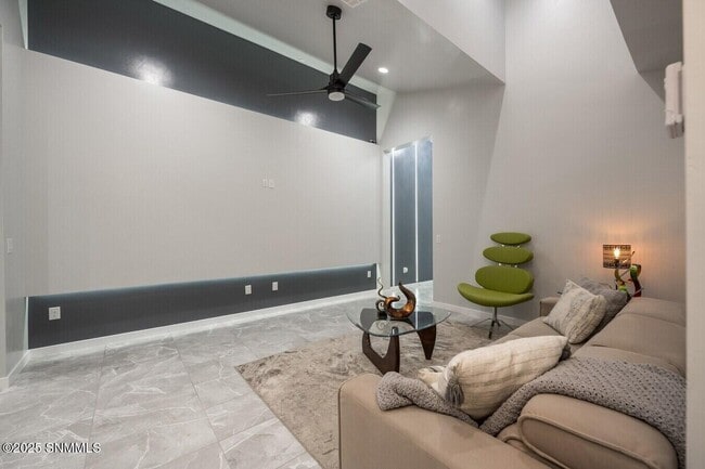 Foto del edificio - 4359 Capistrano Ave