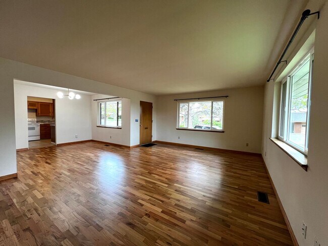Foto del edificio - 608-610 Estee Court - Yakima