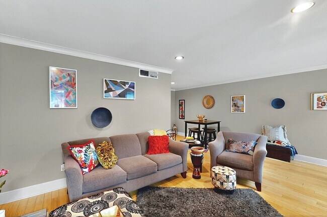 Foto del edificio - 7734 Meadow Rd