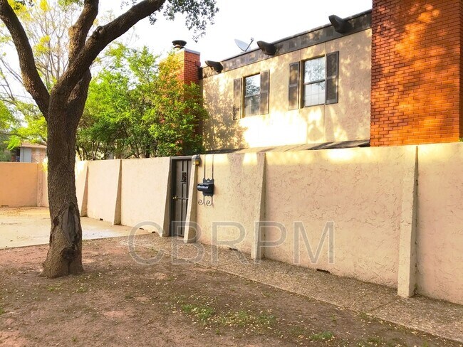 Foto del edificio - 5308 Kenosha Ave