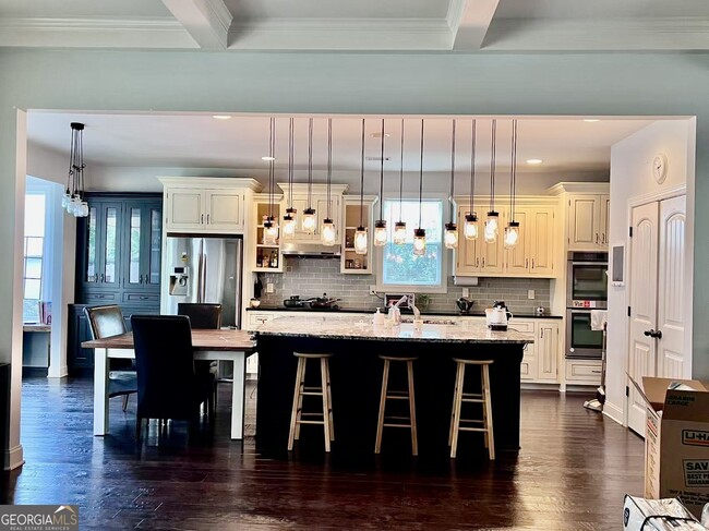 Building Photo - 303 Evesham Ave