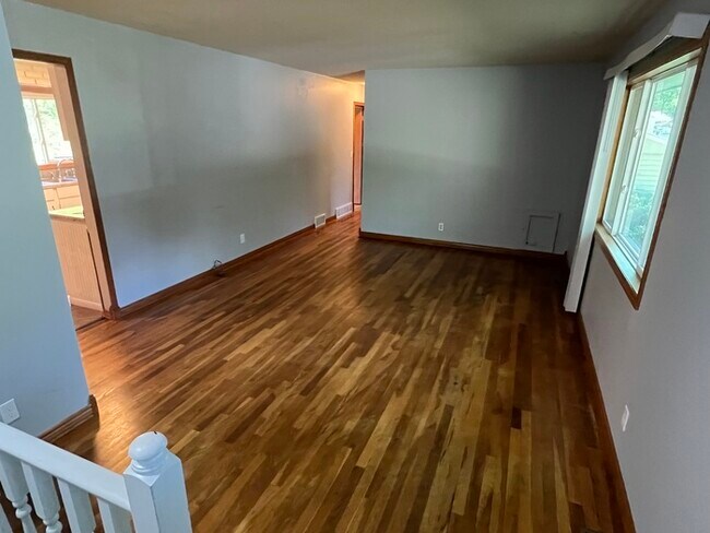 Foto del edificio - 11828 Monroe Cir NE