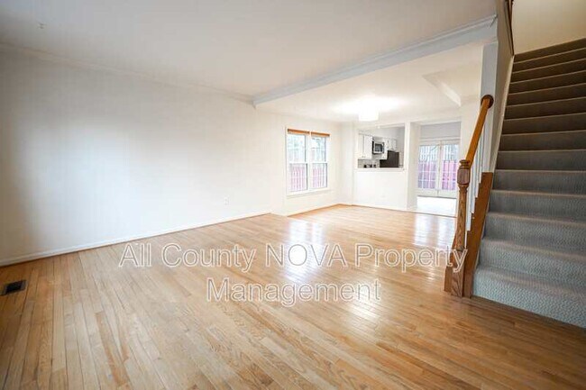 Foto del edificio - 6150 Glen Eagles Ct