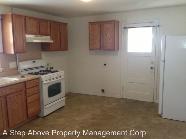 Building Photo - 2 br, 1 bath Apartment - 2616 Elm Avenue