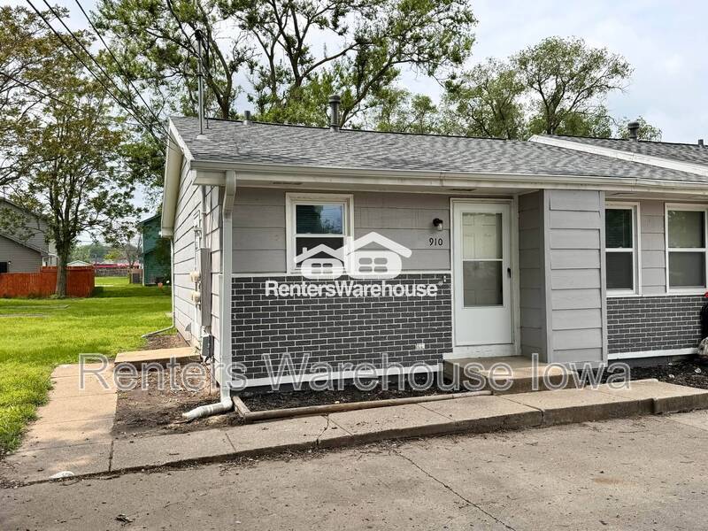 Primary Photo - 910 SE 10th St