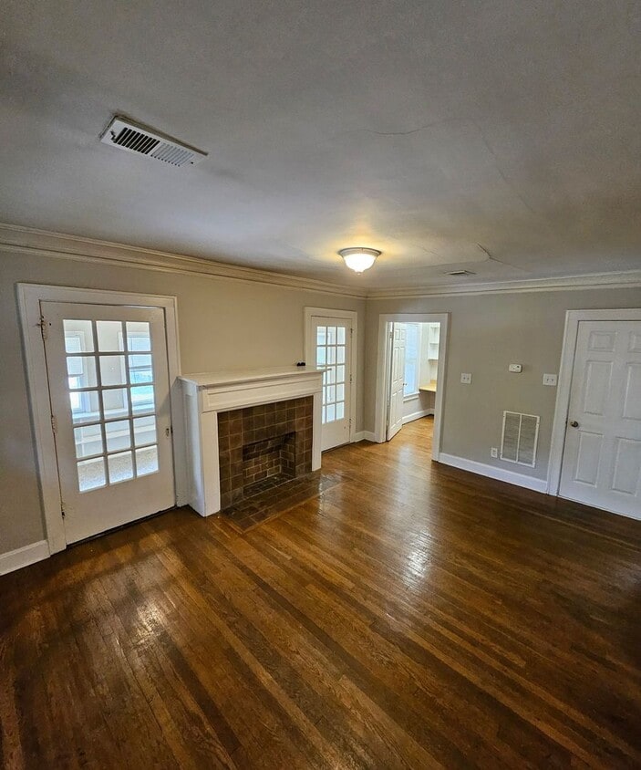 Primary Photo - 5400 Harrison St