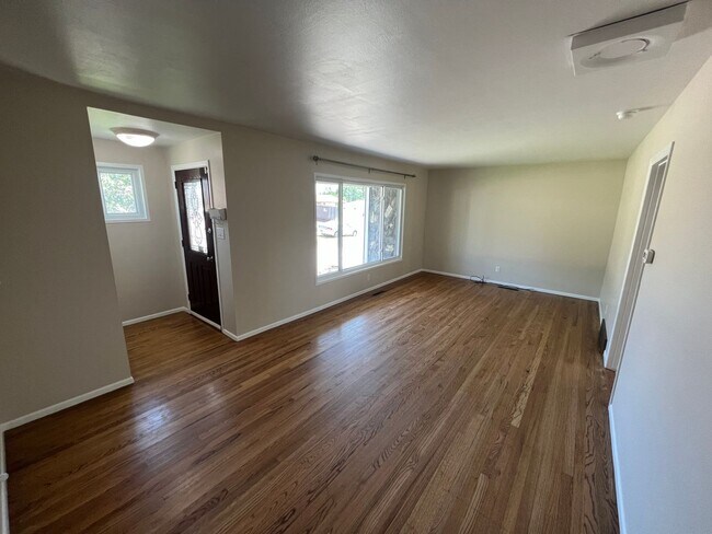 Building Photo - Great 2 Bedroom Home in Close to Ft. Carson!!