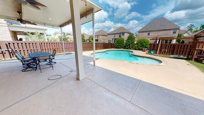 Foto del edificio - 415 Melison Dr