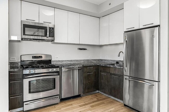 Foto del edificio - 230 Ashland Pl