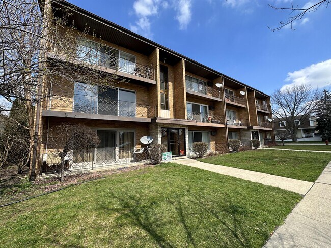 Building Photo - 5338 W 96th St