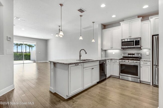 Building Photo - 8313 Loren Cove Dr