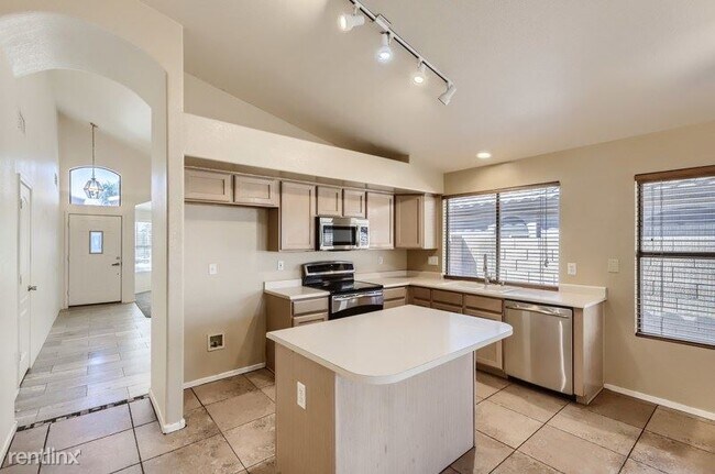 Building Photo - 3 br, 2 bath House - 15271 W Eureka Trail ...