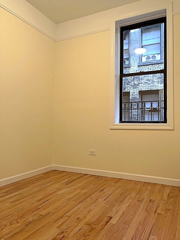 Primary Photo - 305 W 45th St