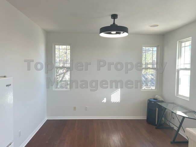 Building Photo - ***Private 1 bed / 1 bath / 750 Sqft ADU i...