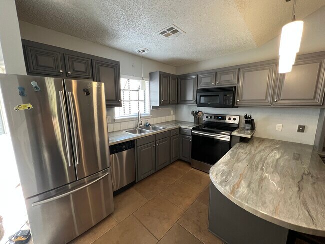 Foto del edificio - 110 Willow Branch Dr