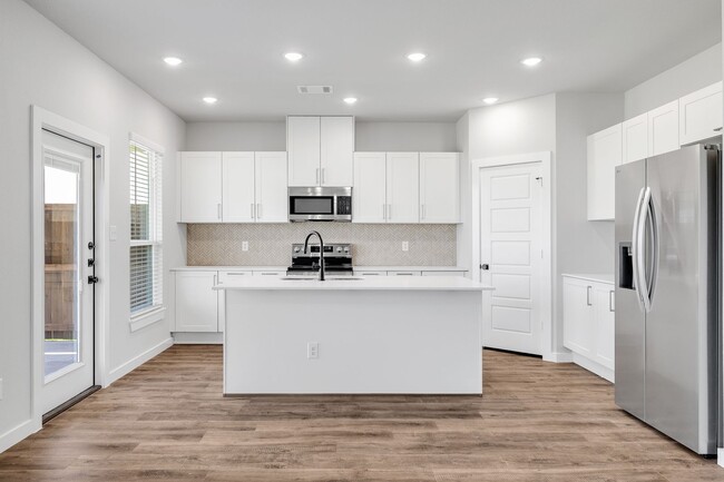 Building Photo - Brand New Move in Ready the Best of Midlothian Living