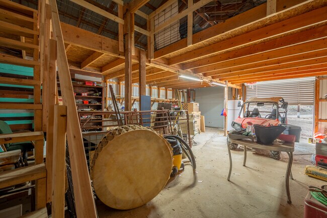 Building Photo - 318 Apache Trail