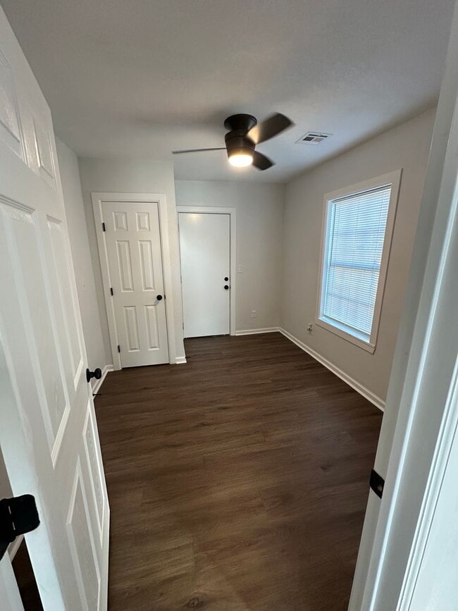 Building Photo - 2 Bedroom 1 Bath House for Rent