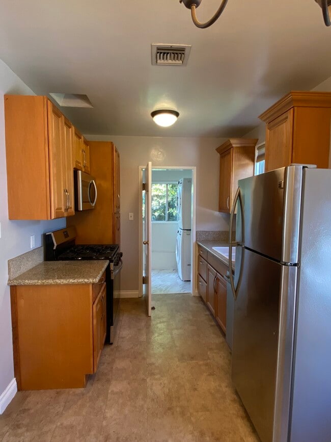 Kitchen - 2325 4th St