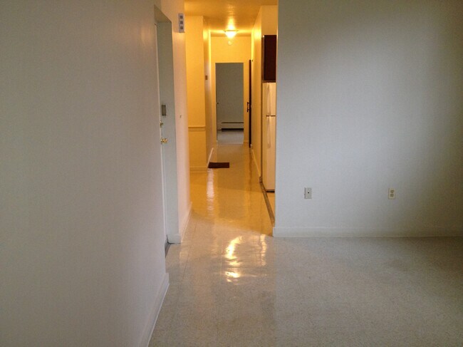 Building Photo - 44 Standish St