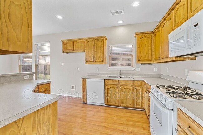 Building Photo - 2728 Mountain Lion Dr