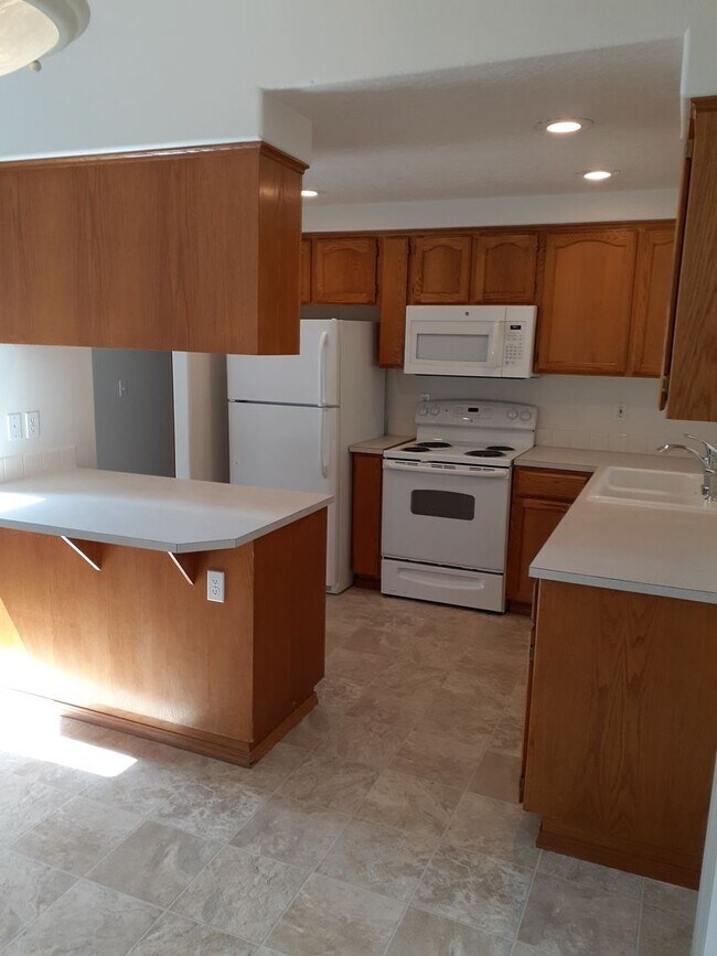 Building Photo - 3 br, 2 bath House - 4721 SW Brugger St.