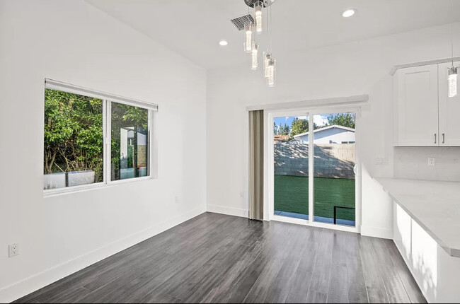 Foto del edificio - 21813 Cohasset St