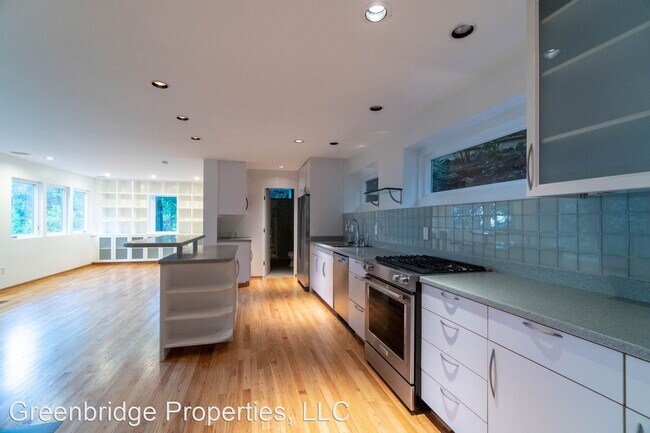 Foto del edificio - 2 br, 2 bath House - 2339 NW Aspen Ave.
