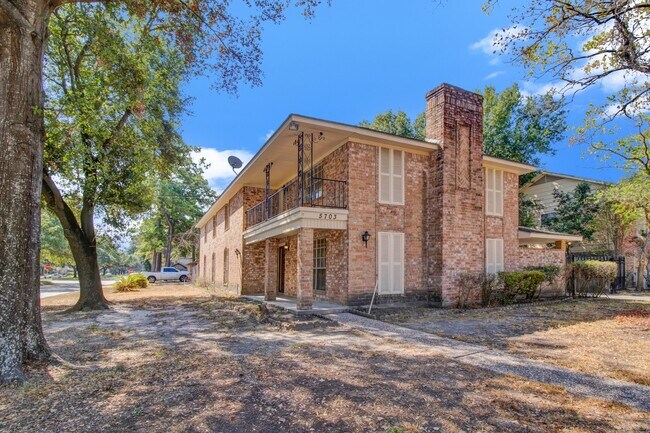 Foto del edificio - 5703 Havenwoods Dr