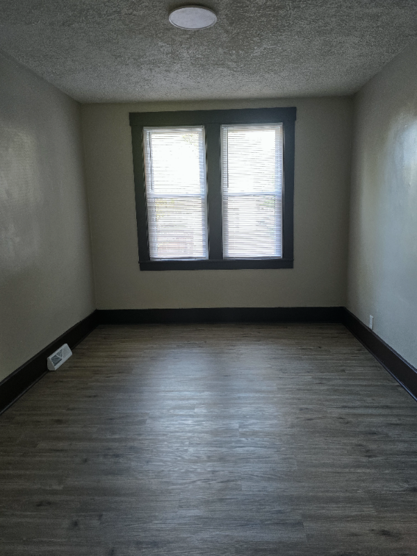Building Photo - 839 Priestley Ave