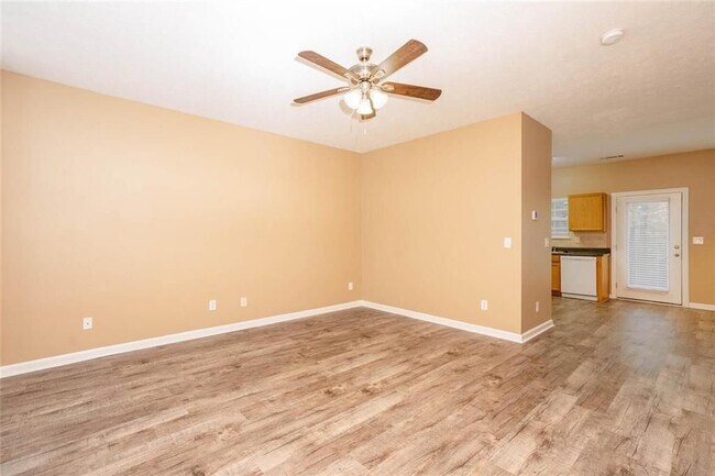 Foto del edificio - 102 Timber Ridge Dr