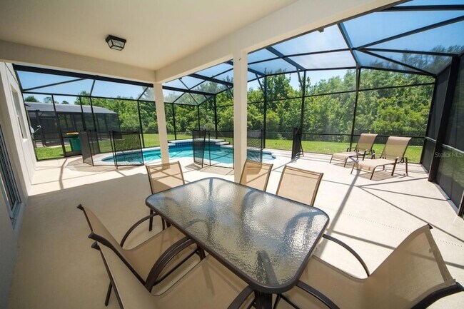 Foto del edificio - 4748 Blue Diamond St