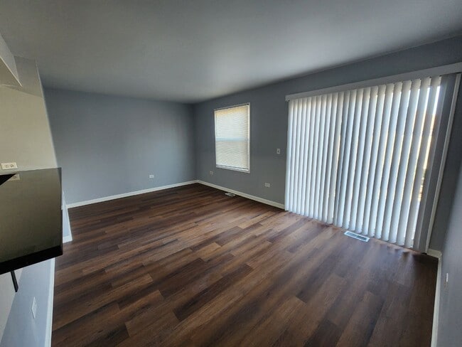 Building Photo - 1221 Calico Ave