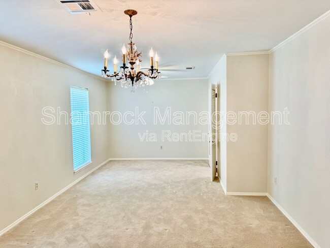 Foto del edificio - 5740 Lakemont Dr