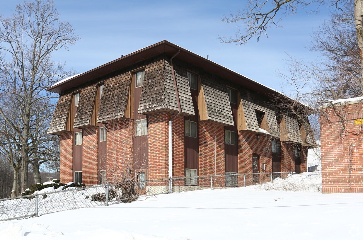 Building Photo - 4 Oldham Ave