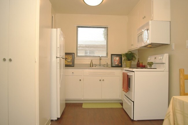 Foto del edificio - 1715 Central Apartments