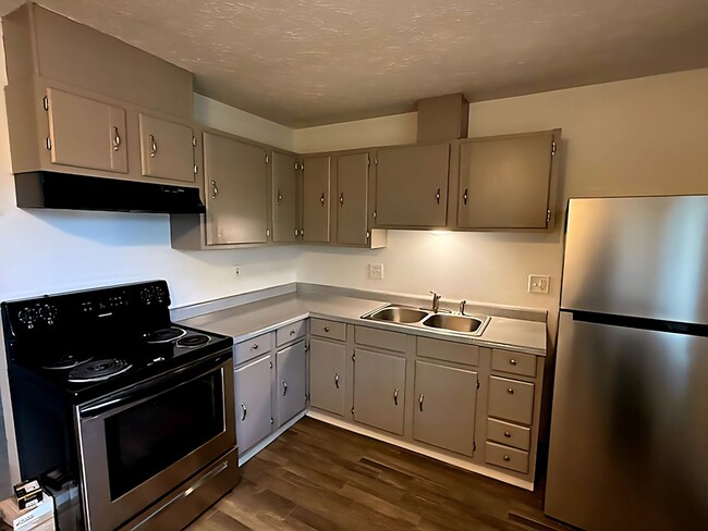 Building Photo - Welcome Home!