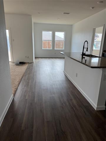 Foto del edificio - 5621 McMahan Ln