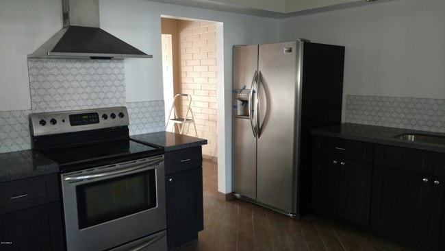 Building Photo - 1030 E Bethany Home Rd