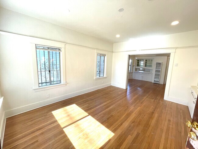 Living Room - 2723 Manitou Ave